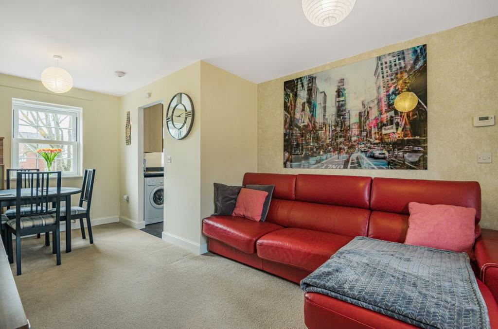 Walker Close, Kempston, Bedford 1 bed coach house £190,000