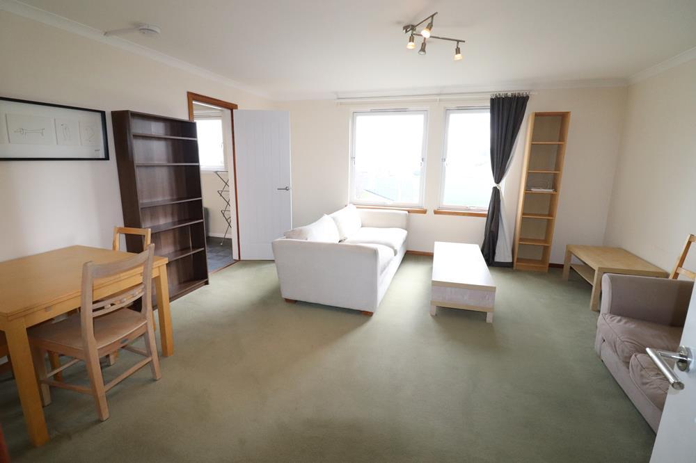 Headland Court, Aberdeen, AB10 3 bed flat £650 pcm (£150 pw)