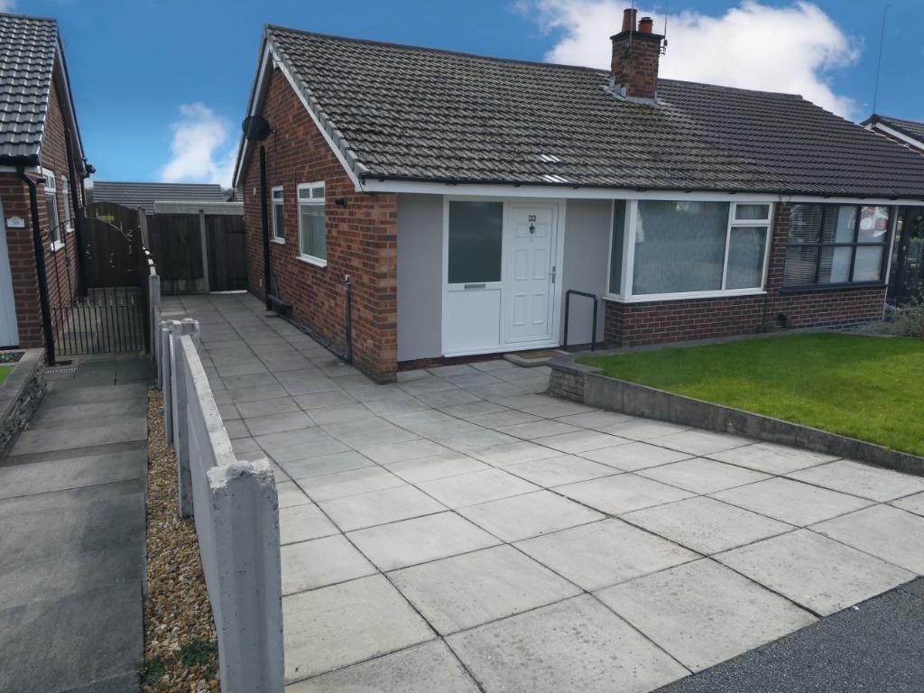 Hope Fold Avenue, Atherton, M46 2 bed bungalow £775 pcm (£179 pw)