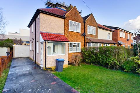 41 Overbury Crescent, New Addington, Croydon, CR0 0LR
