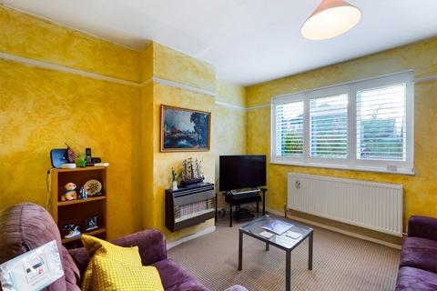 41 Overbury Crescent, New Addington, Croydon, CR0 0LR