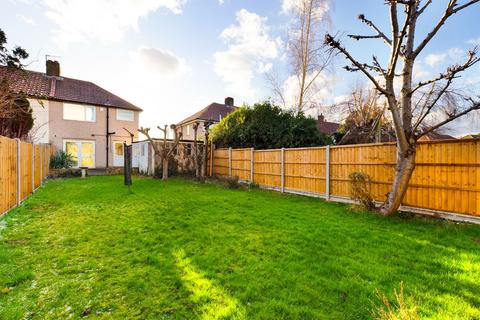 41 Overbury Crescent, New Addington, Croydon, CR0 0LR