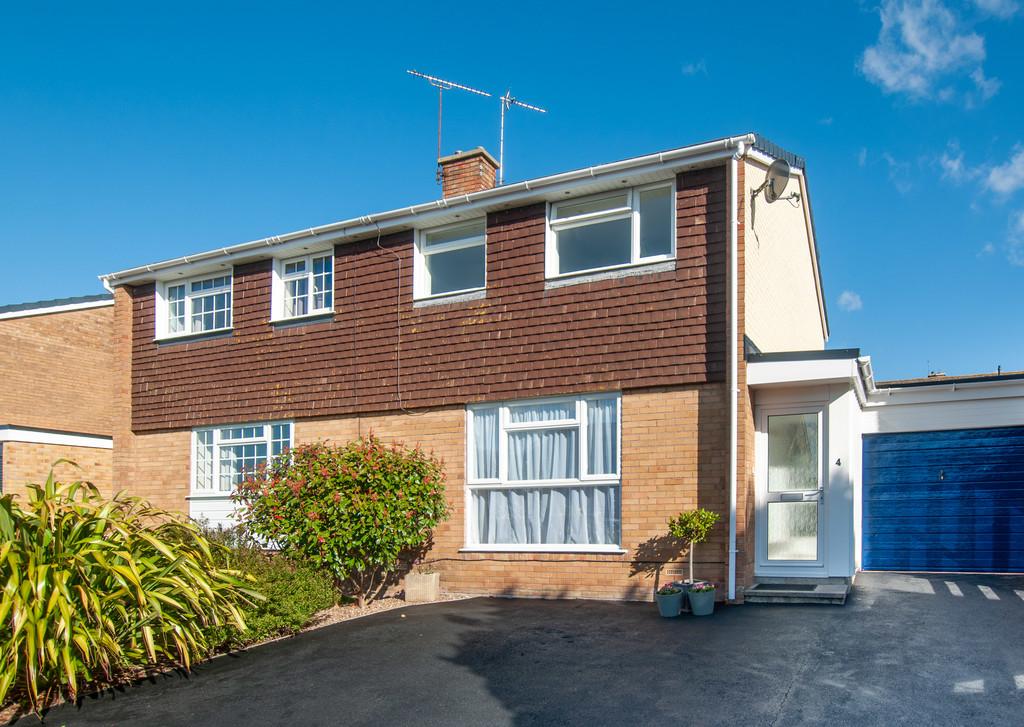 Stonewell Grove, Congresbury BS49 3 bed semidetached house £330,000