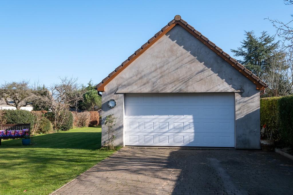 Triple garage