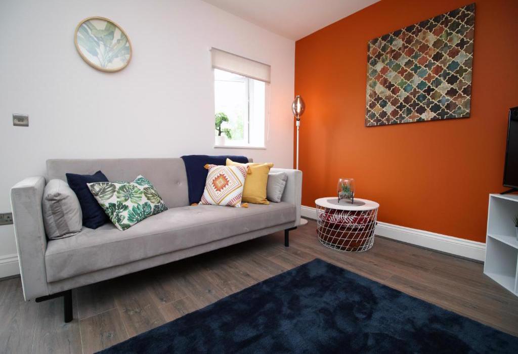 Stone House, Cardiff, Caerdydd 2 bed serviced apartment £3,300 pcm (£