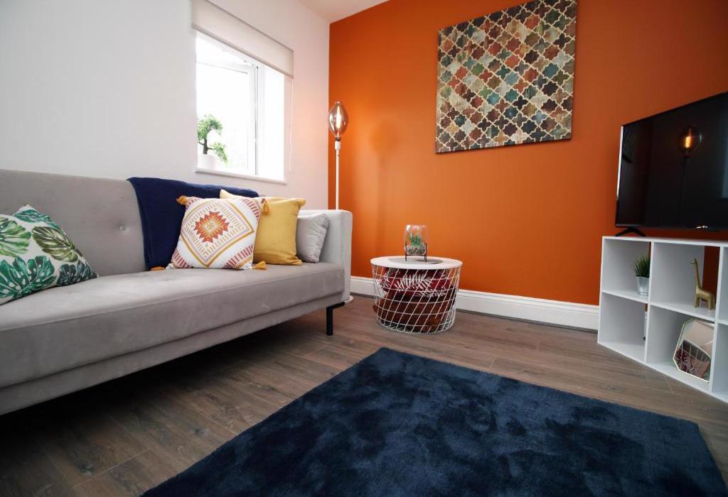 Stone House, Cardiff, Caerdydd 2 bed serviced apartment £3,300 pcm (£