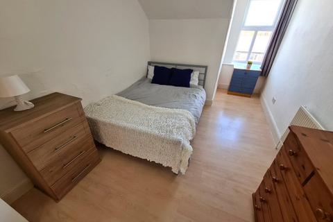 2 bedroom flat to rent, 7 Church Road, Urmston, Manchester, M41