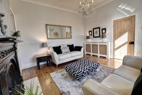 3 bedroom cottage for sale - Herbert Terrace, Fulwell