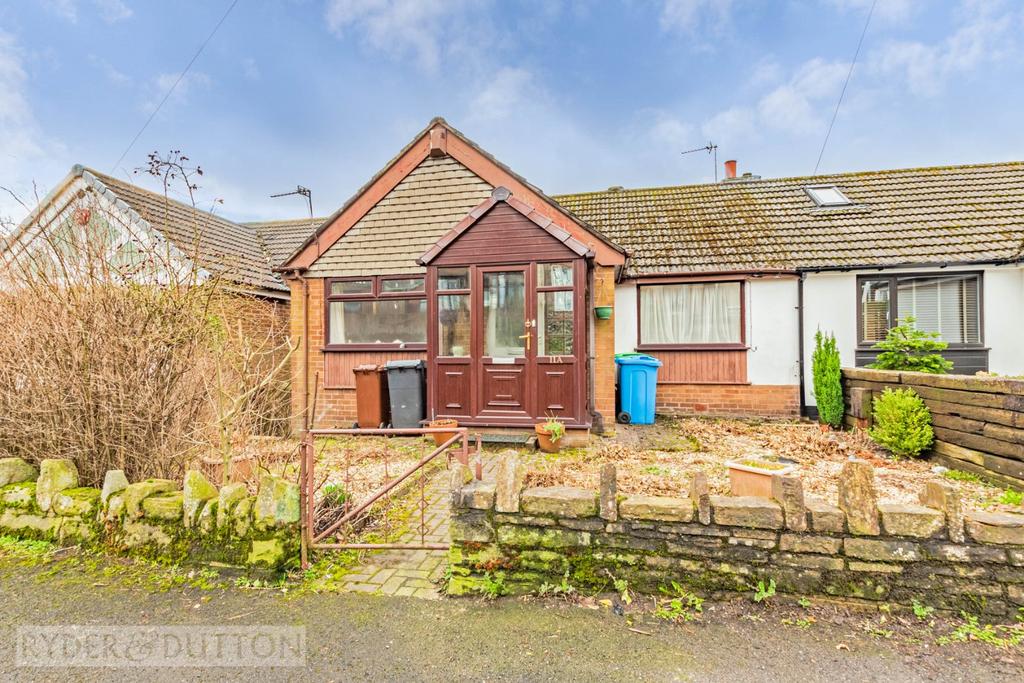 Brookside Avenue, Grotton... 3 bed semidetached bungalow £220,000