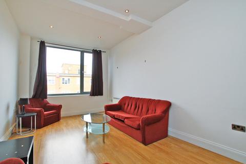 2 bedroom apartment to rent, Commercial Road, London