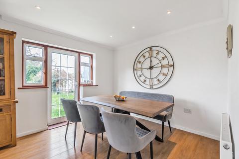 Place Cottage Perry Hill, Worplesdon, Guildford, GU3 3RD