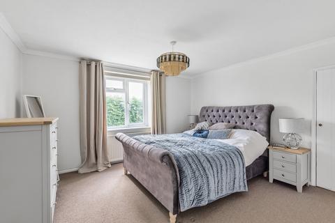 Place Cottage Perry Hill, Worplesdon, Guildford, GU3 3RD