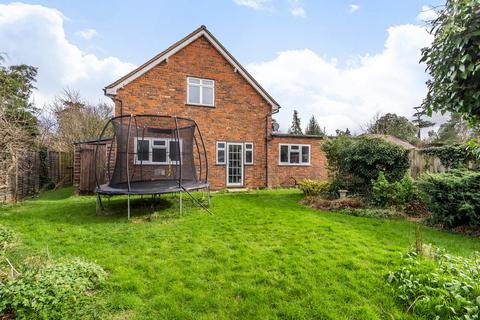Place Cottage Perry Hill, Worplesdon, Guildford, GU3 3RD