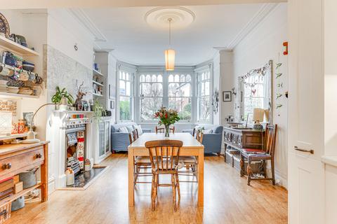 15 Rosebery Road, London, N10 2LE