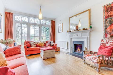 15 Rosebery Road, London, N10 2LE