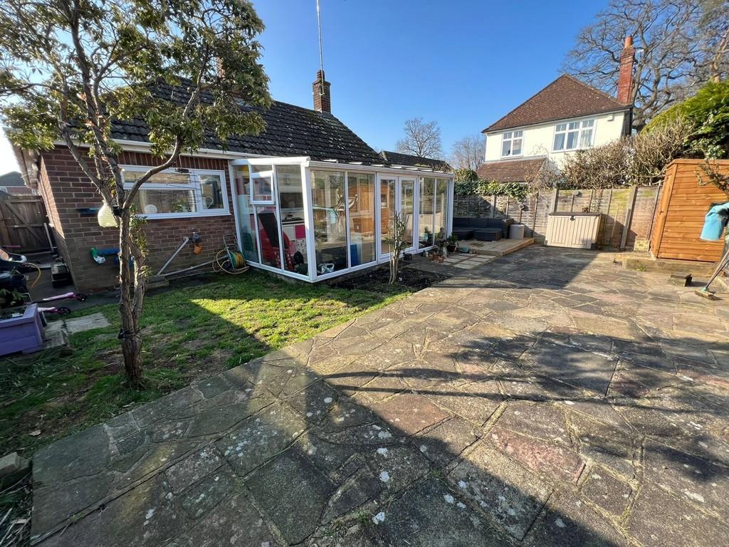 Jubilee Road, Mytchett 3 bed detached bungalow £475,000