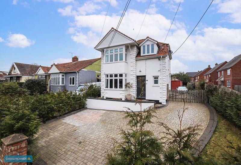 Ilminster Road, Taunton 3 bed detached house £400,000