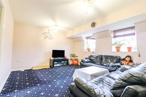2 bedroom flat for sale, Parsons Road, Langley Woods