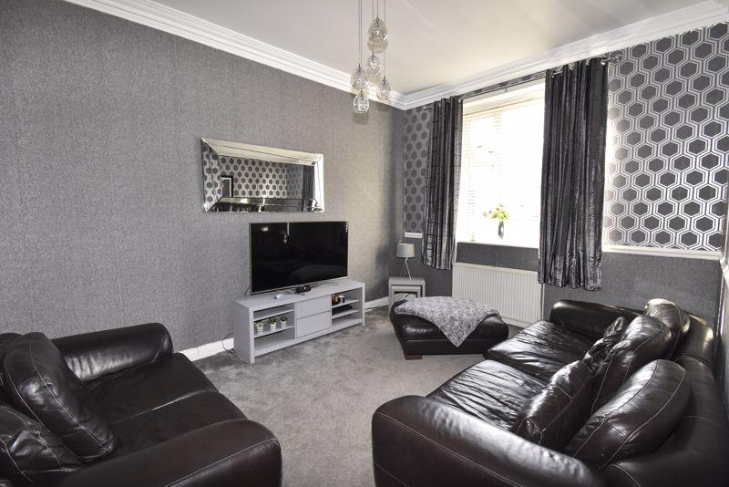 Low Craigends, Kilsyth 2 bed terraced house £104,995