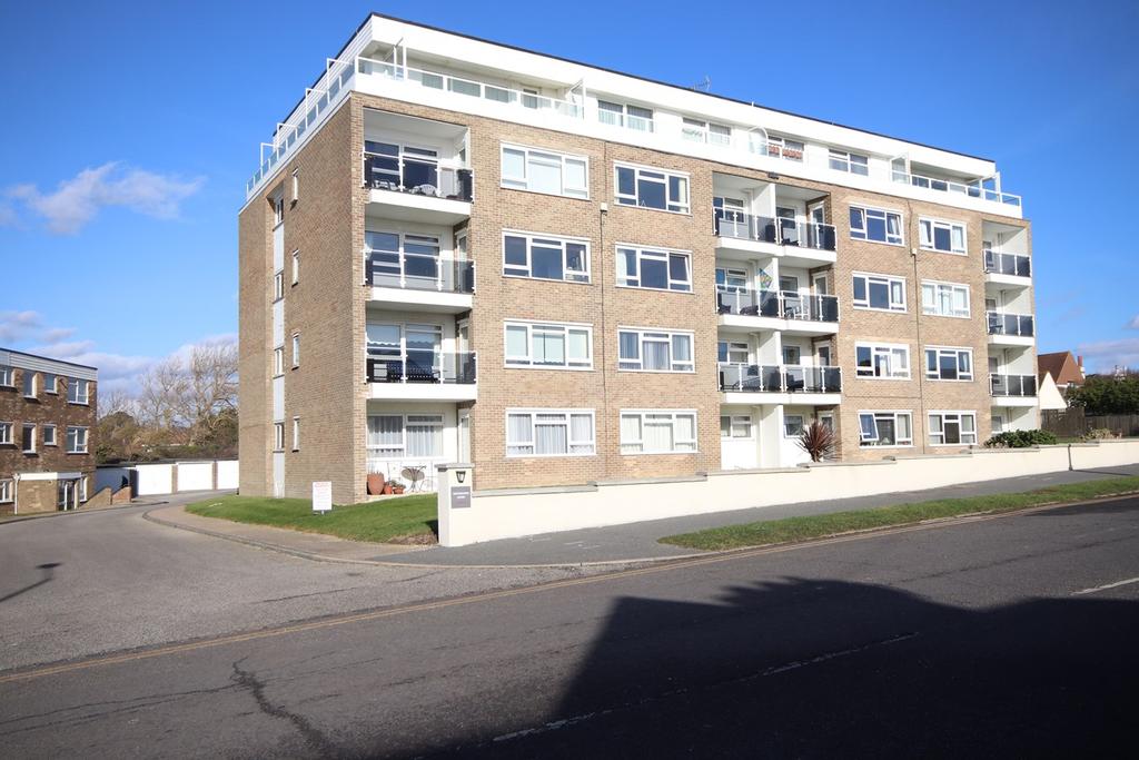 Cooden Drive, BexhillonSea, TN39 2 bed flat for sale £299,500