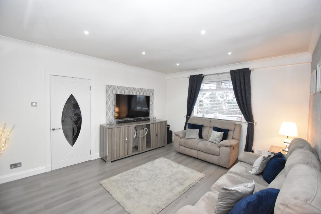 Sheila Street, Glasgow, G33 1EB 2 bed bungalow £145,000