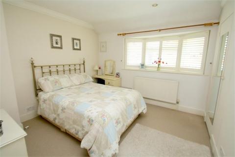 91 Swan Road, Feltham, TW13 6PE