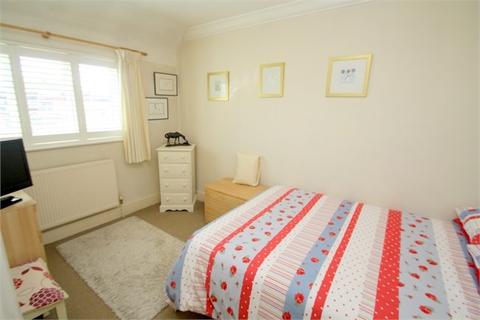 91 Swan Road, Feltham, TW13 6PE