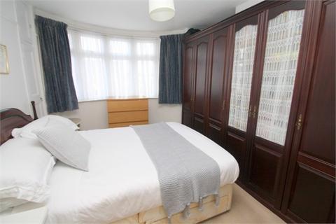 53 School Road, Ashford, TW15 2BT