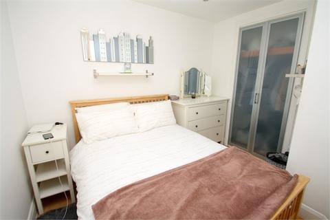 1 bedroom apartment for sale, Thames Edge Court, STAINES-UPON-THAMES, TW18