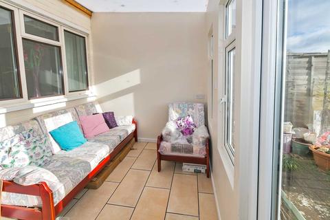 14 Chester Close, Bletchley, Milton Keynes, MK3 5JY