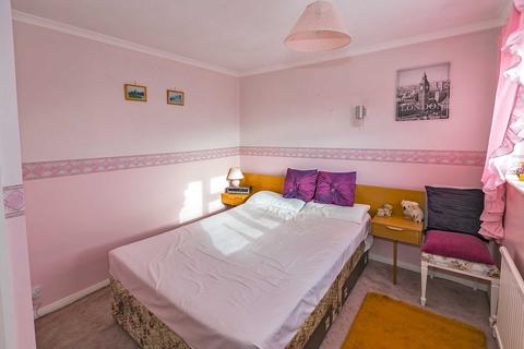 14 Chester Close, Bletchley, Milton Keynes, MK3 5JY