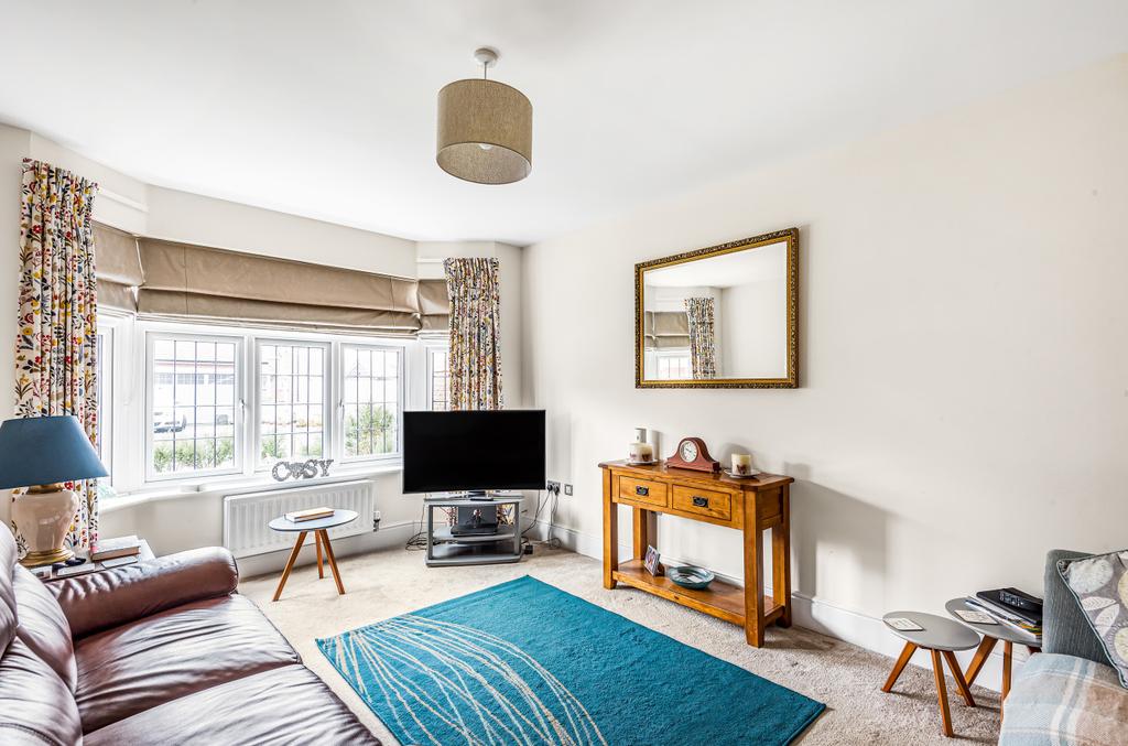 Emerald Crescent, Abbey Farm, Swindon, Wiltshire, SN25 4 bed detached