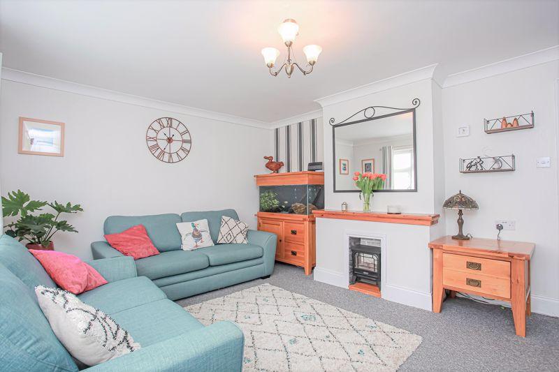 Edmunds Road, Banbury 3 bed semidetached house £230,000