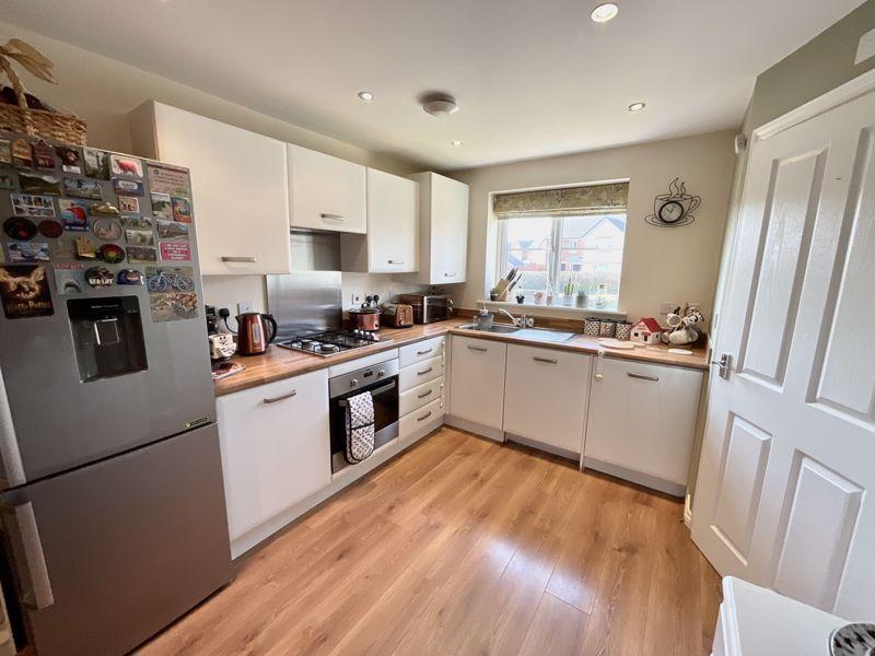 Newbold Drive, Stafford 3 bed semidetached house £235,000