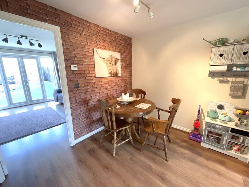 Newbold Drive, Stafford 3 bed semidetached house £235,000