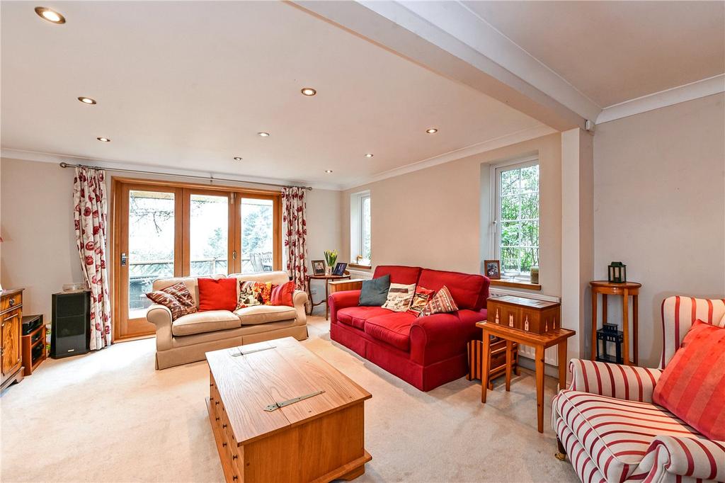 Bell Hill, Petersfield, Hampshire, GU32 5 bed detached house for sale