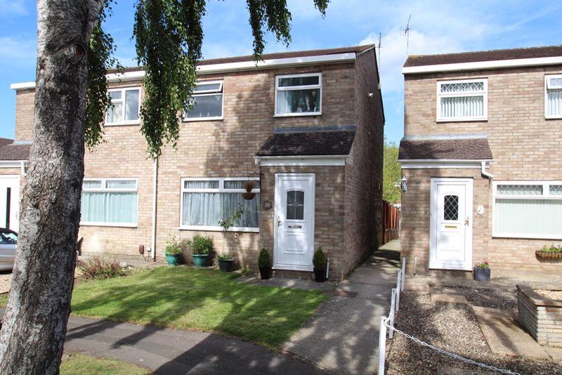 Sandgate, Lower Stratton, Swindon 3 bed semidetached house £250,000