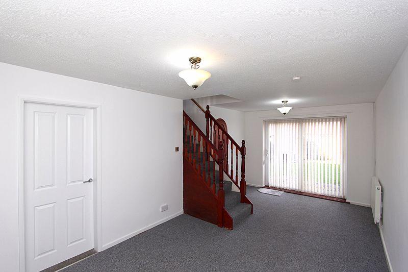 PERTON, Severn Drive 4 bed end of terrace house £875 pcm (£202 pw)