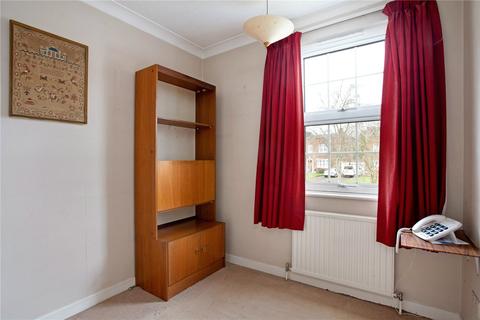 32 Gateway Close, Northwood, HA6 2RW