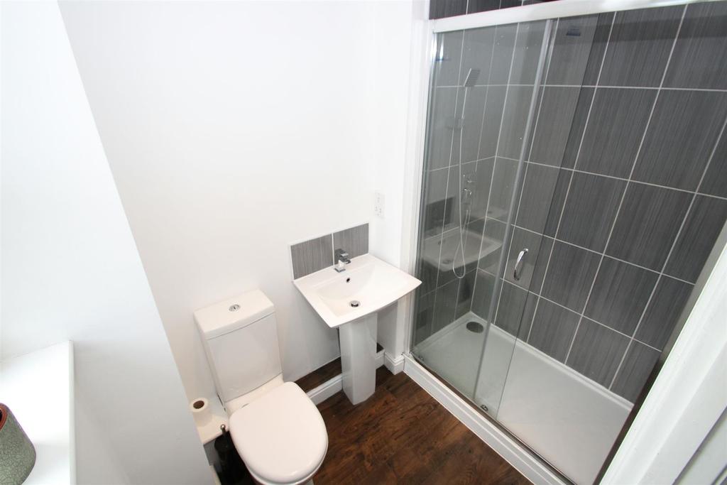 En Suite Shower Room 2