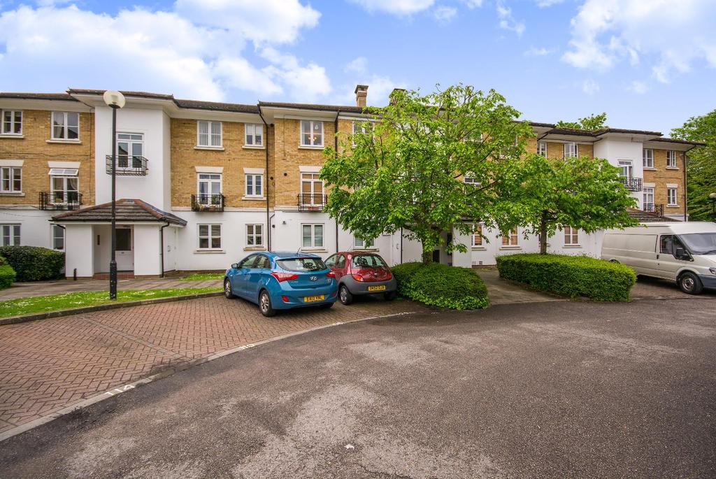 Kingswood Drive, Sutton 2 bed flat £324,950