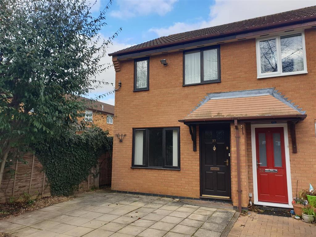 Symonds Road, Hitchin 3 bed semidetached house £400,000