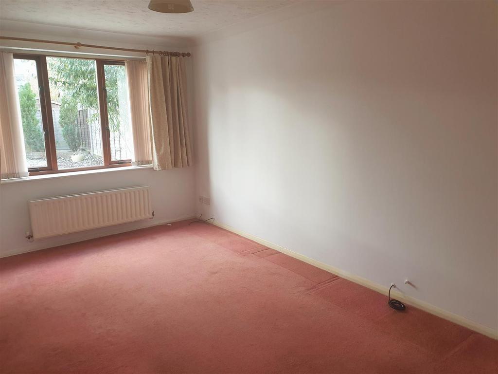 Symonds Road, Hitchin 3 bed semidetached house £400,000