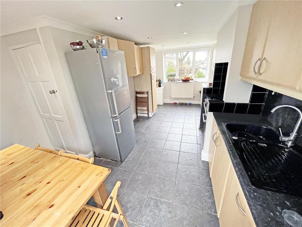Gawsworth Road, Sale 5 bed terraced house £325,000