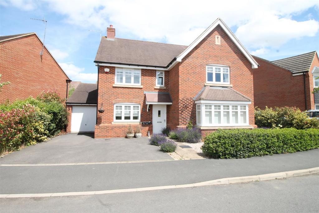 Bakers Lane, Long Buckby, Northampton 4 bed house £475,000