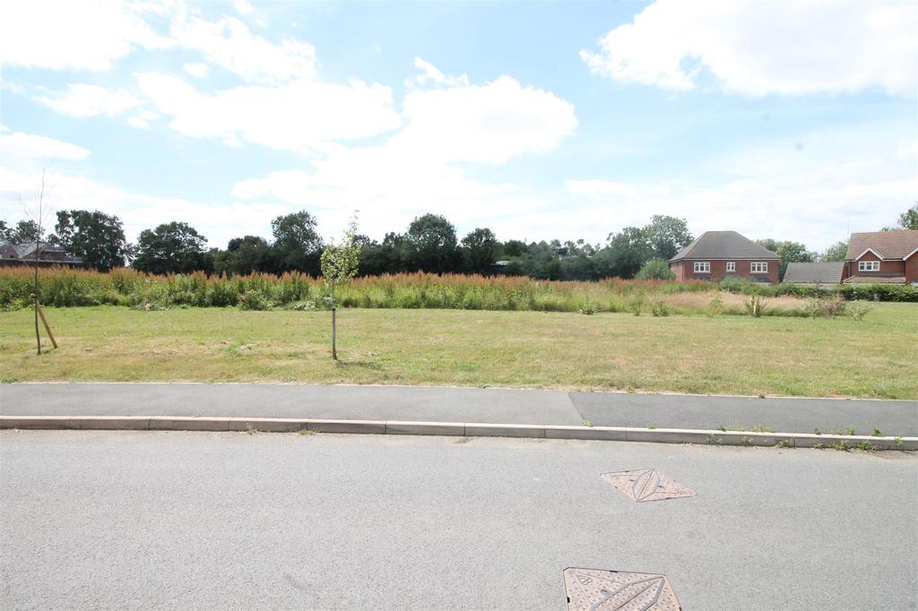 Bakers Lane, Long Buckby, Northampton 4 bed house £475,000