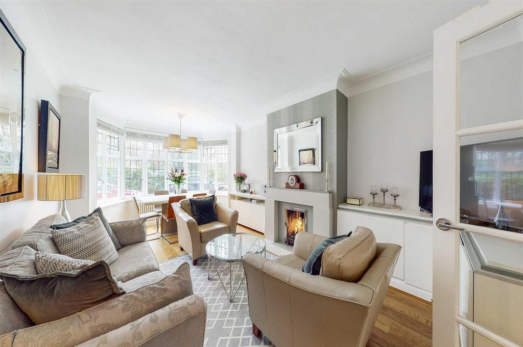 Norfolk House, Highlands Heath, Putney 3 bed flat £695,000