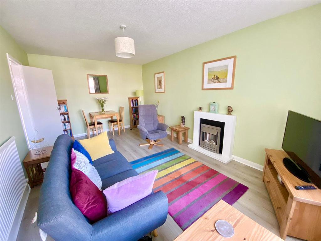 Northgate, Hornsea 2 bed semidetached bungalow £185,000