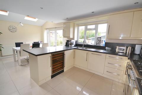 11 Carnarvon Drive, Burton Joyce, Nottingham, NG14 5ER