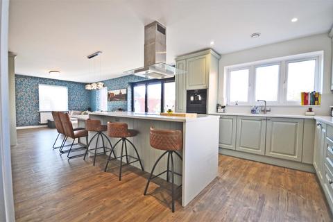 1 Jasmine Drive, Black Notley, Braintree, CM77 8FY